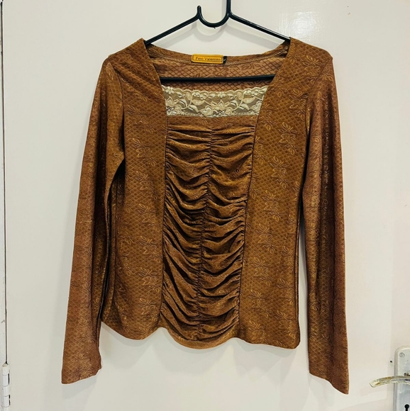 Brownish golden top with lace - Picture 5 of 8
